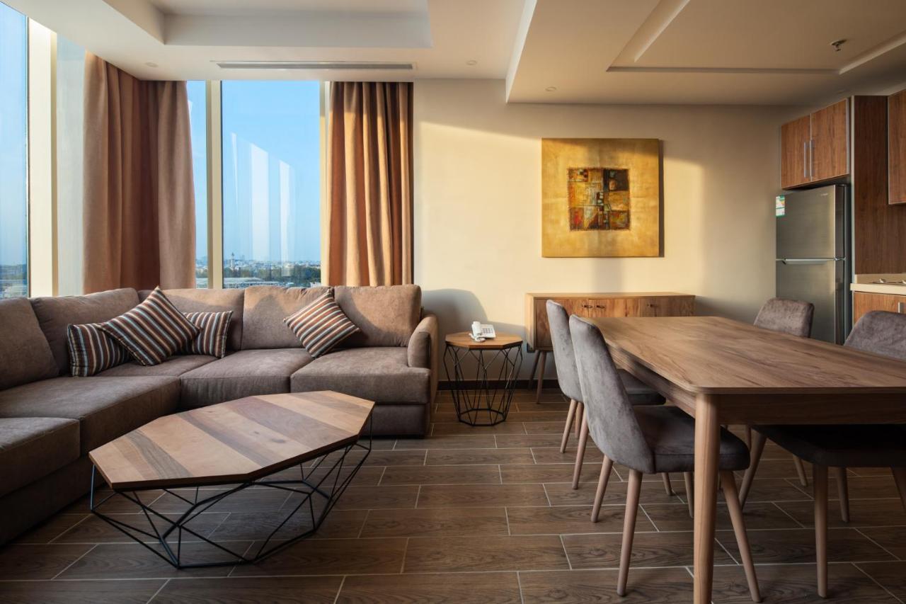Mirada Purple - Zahra Aparthotel Jeddah Bagian luar foto