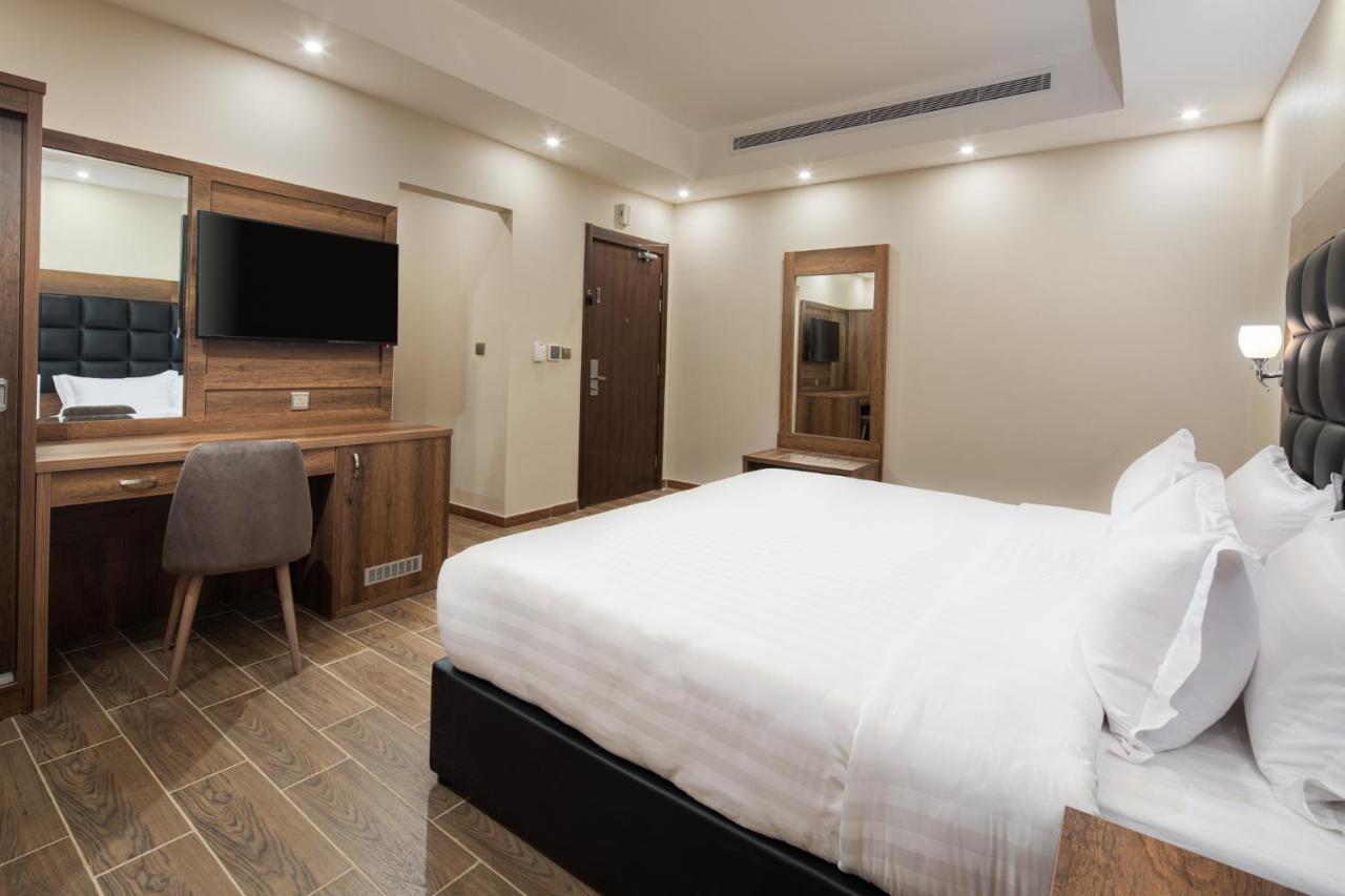 Mirada Purple - Zahra Aparthotel Jeddah Bagian luar foto