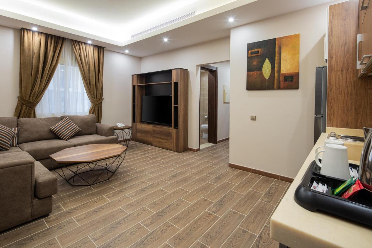 Mirada Purple - Zahra Aparthotel Jeddah Bagian luar foto